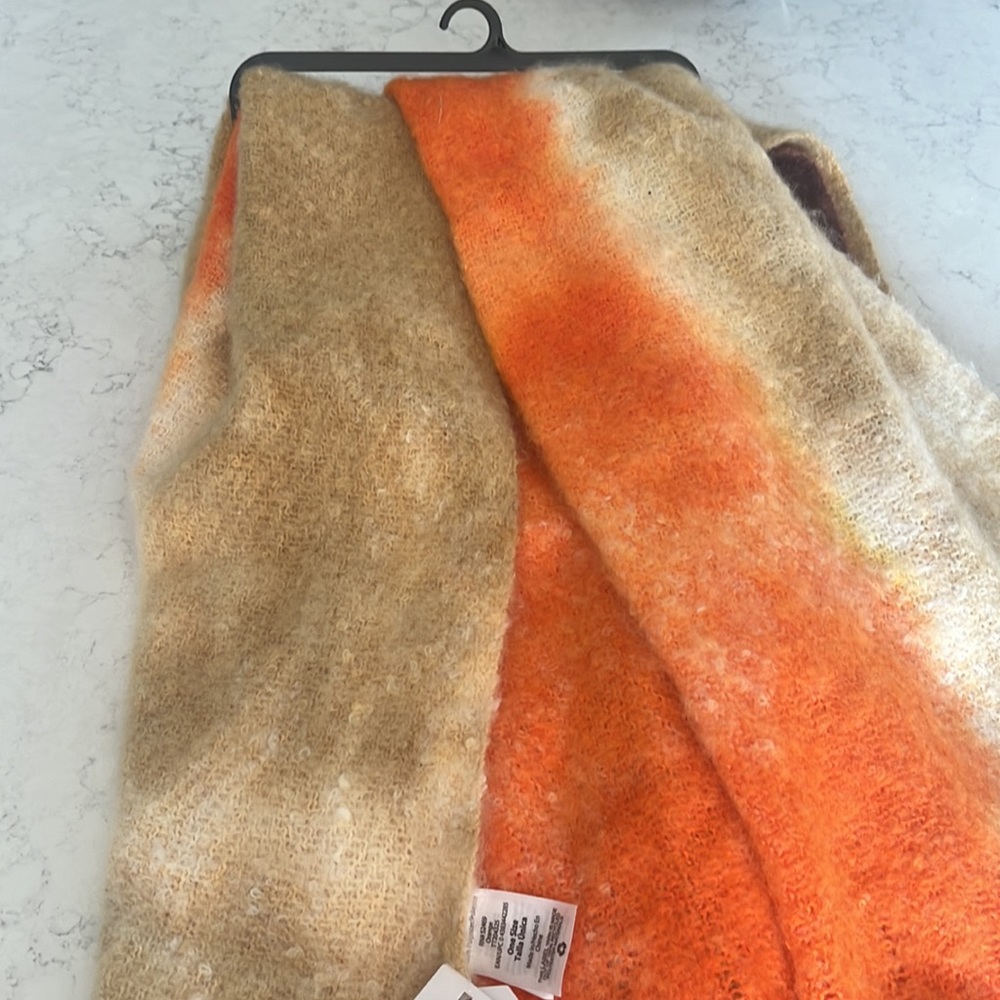 Scarf - Picture 4 of 4